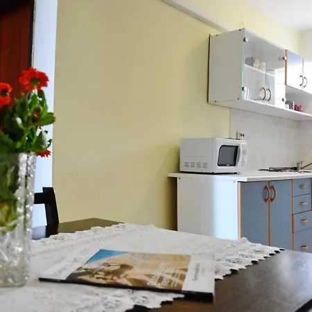 6447b Apartment