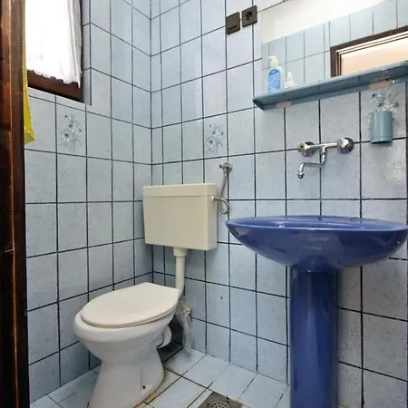 Apartment 6447b *