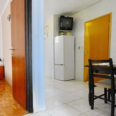Apartment 6447b