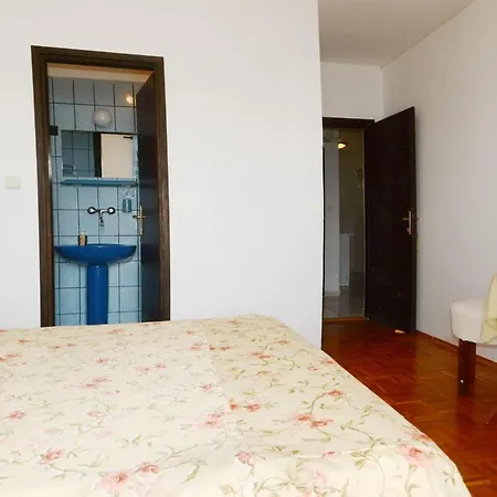 6447b Apartment *